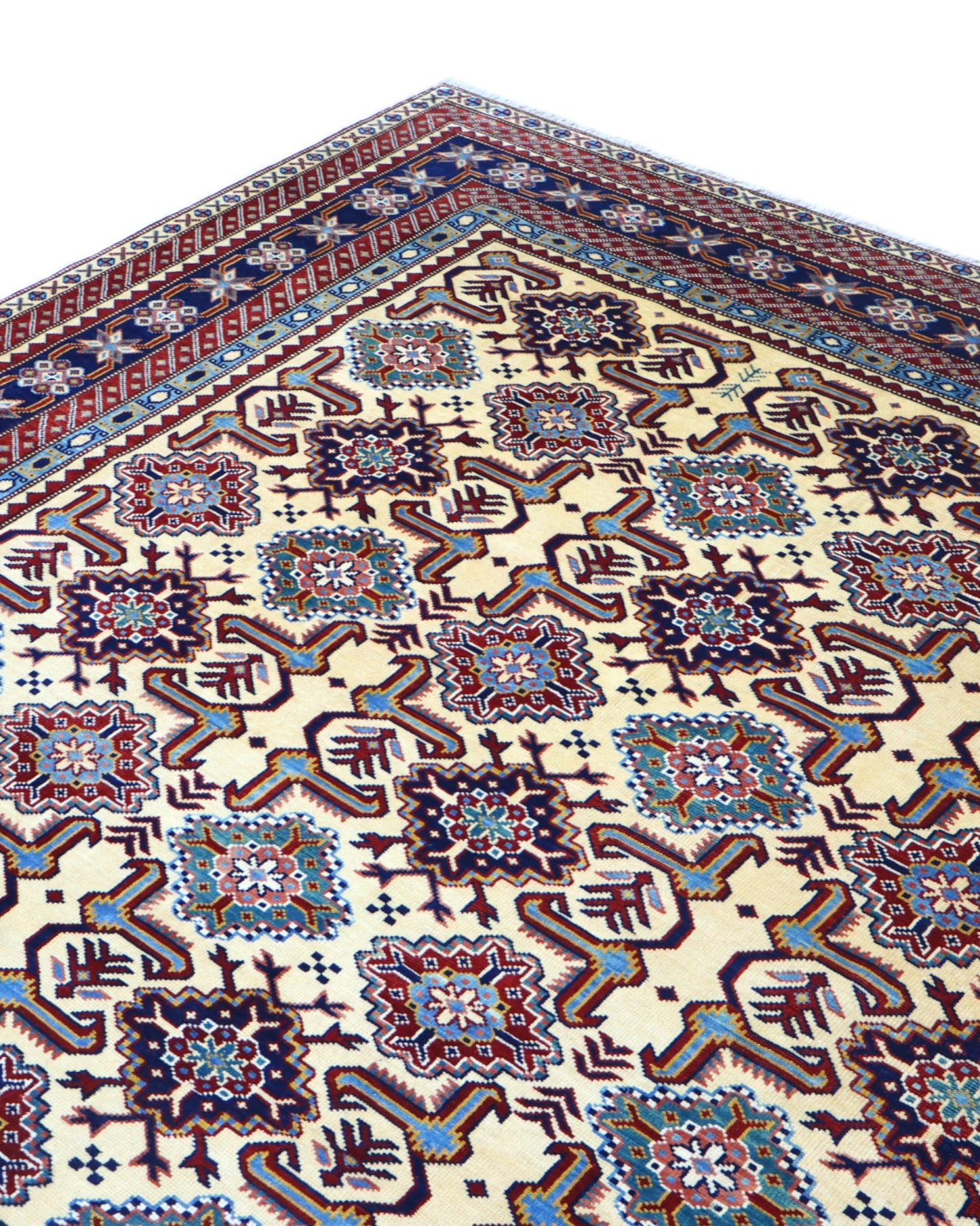 Tappeto Kilim moderno 228x204 cm con fondo chiaro e motivi astratti multicolori, tramato ed annodato a mano, provenienza Afghanistan.