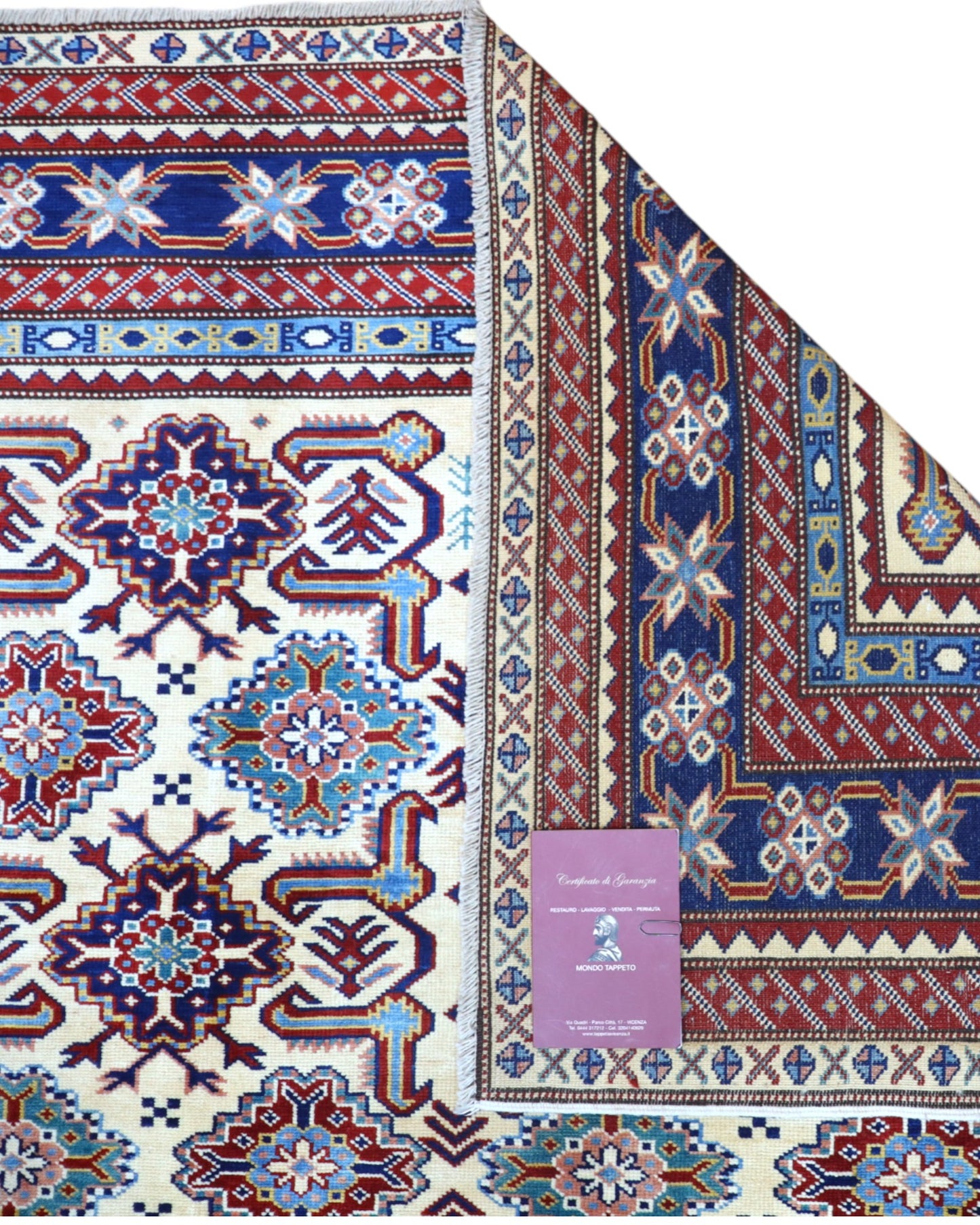 Tappeto Kilim moderno 228x204 cm con fondo chiaro e motivi astratti multicolori, tramato ed annodato a mano, provenienza Afghanistan.
