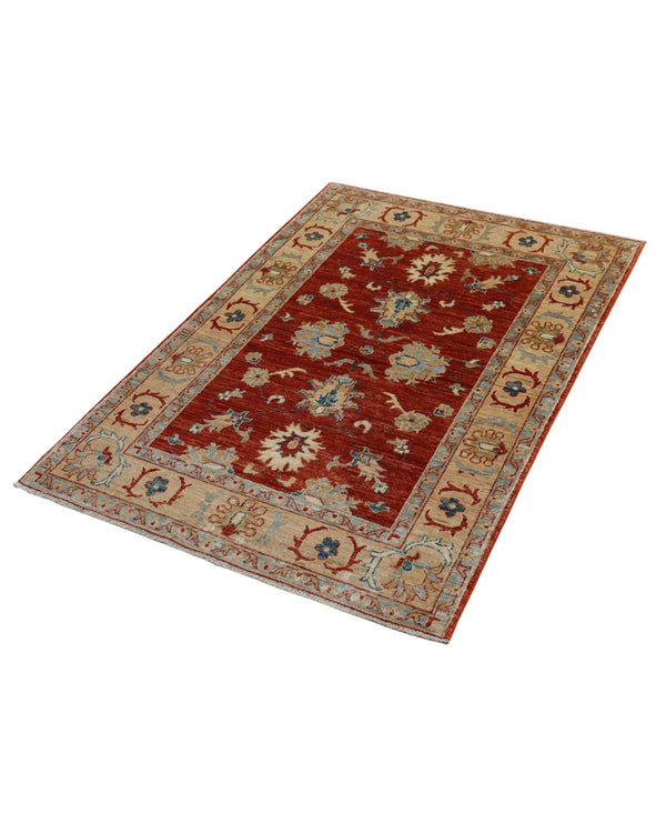 Tappeto floreale annodato a mano 150x102 cm dall’Afghanistan, fondo rosso mattone con motivi floreali beige, blu e marrone chiaro, bordura beige decorata.