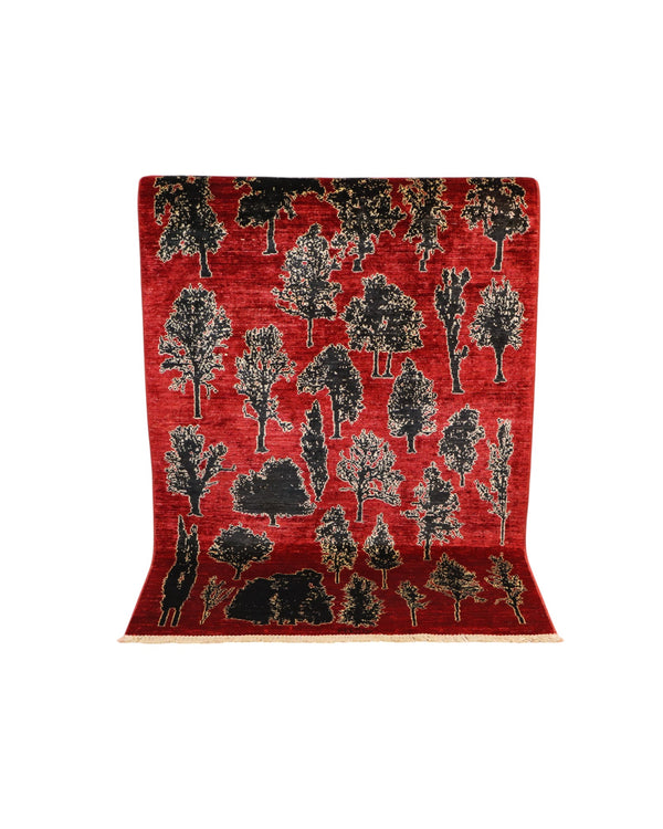 Tappeto moderno “Foresta di Rubini” 146x100 cm di Dario, annodato a mano, con alberi stilizzati su fondo rosso rubino, lana e cotone, pezzo unico certificato.