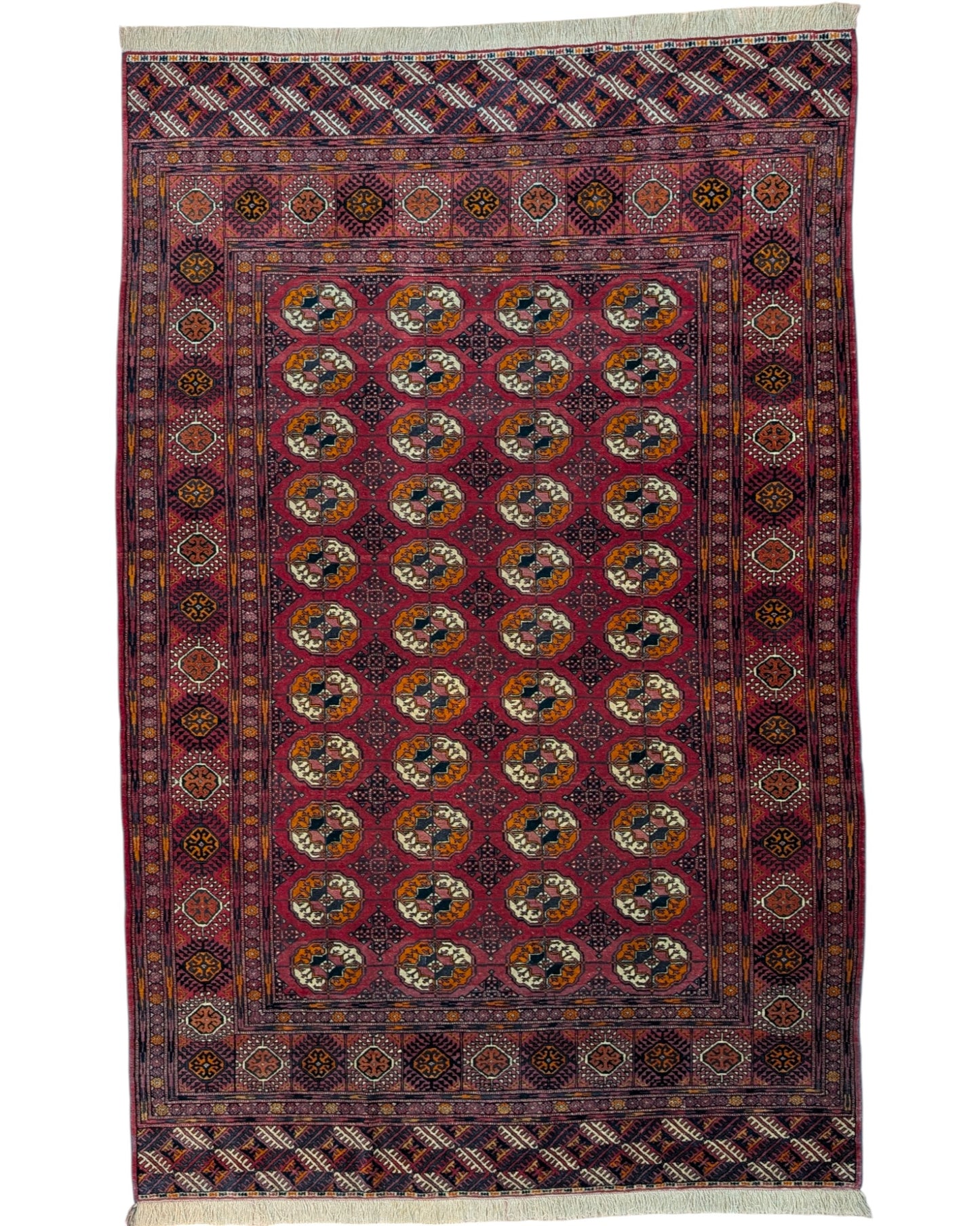 “Tappeto Bukhara Russo 250x164 cm, annodato a mano con design in rosso rubino e motivi geometrici. Certificato di autenticità incluso.”