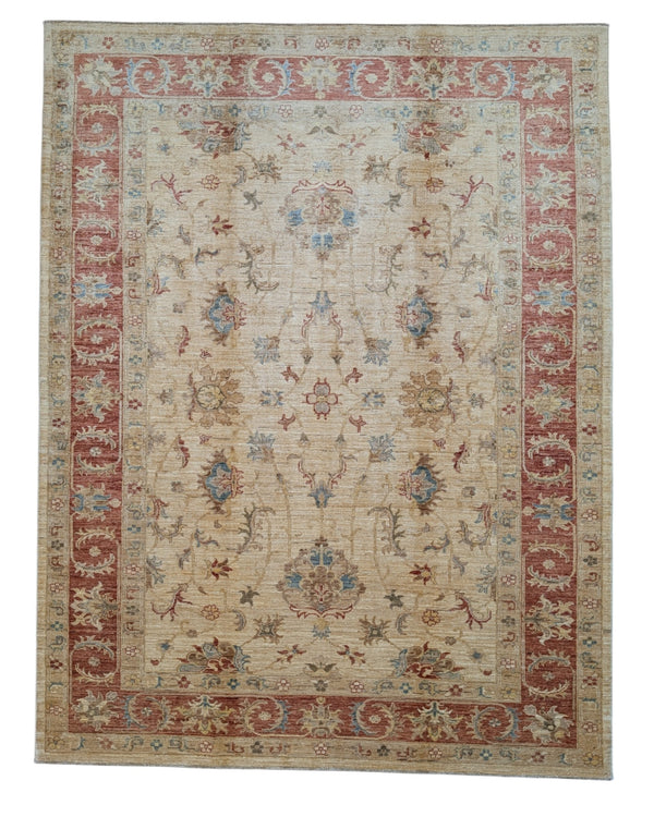 Tappeto Farahan annodato a mano in Afghanistan con motivo floreale stilizzato. Dimensioni 225x174 cm, realizzato con cotone e lana, con colori vegetali naturali.