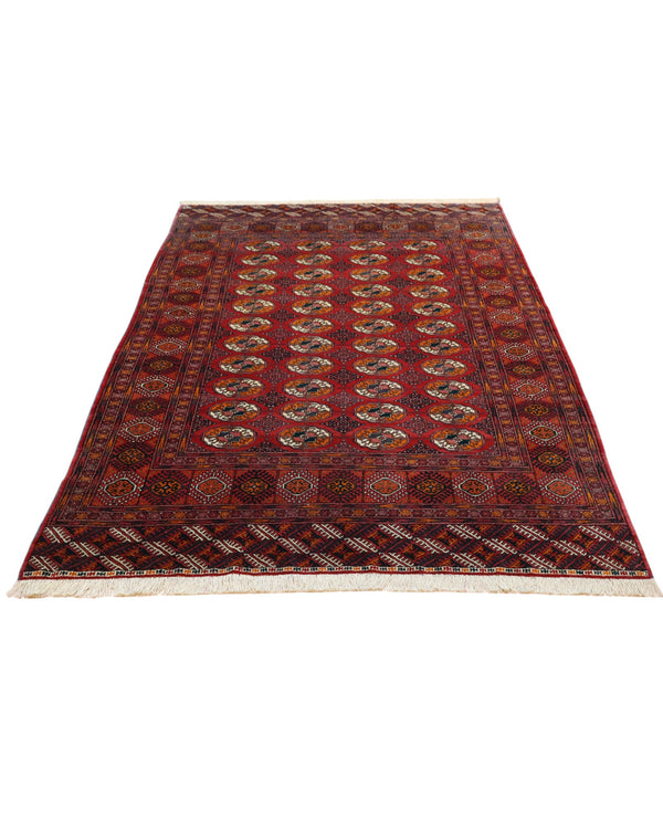 “Tappeto Bukhara Russo 250x164 cm, annodato a mano con design in rosso rubino e motivi geometrici. Certificato di autenticità incluso.”