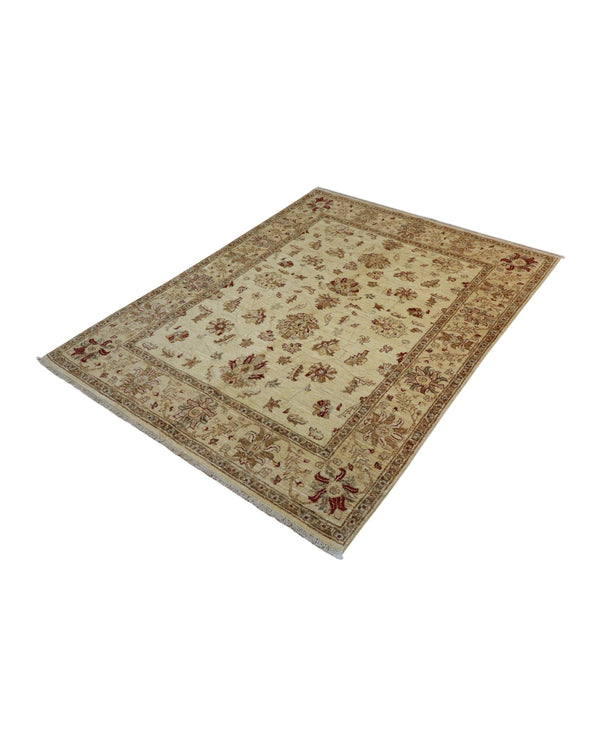 Tappeto Ziegler Farahan annodato a mano, design floreale diffuso senza medaglione centrale, colori avorio, crema, rosso, nero e blu, aspetto anticato con certificato di autenticità.