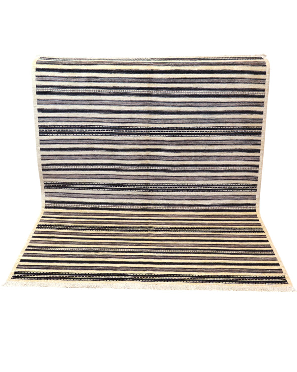 Tappeto moderno rettangolare 195x147 cm, fondo beige con righe verticali color cenere, annodato a mano in lana e cotone con colori vegetali, provenienza Persia.