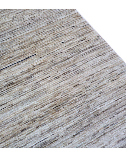 Tappeto moderno "Armonie Naturali", 357x273 cm, fondo beige con sfumature tono su tono, design semplice e contemporaneo, certificato di autenticità incluso.