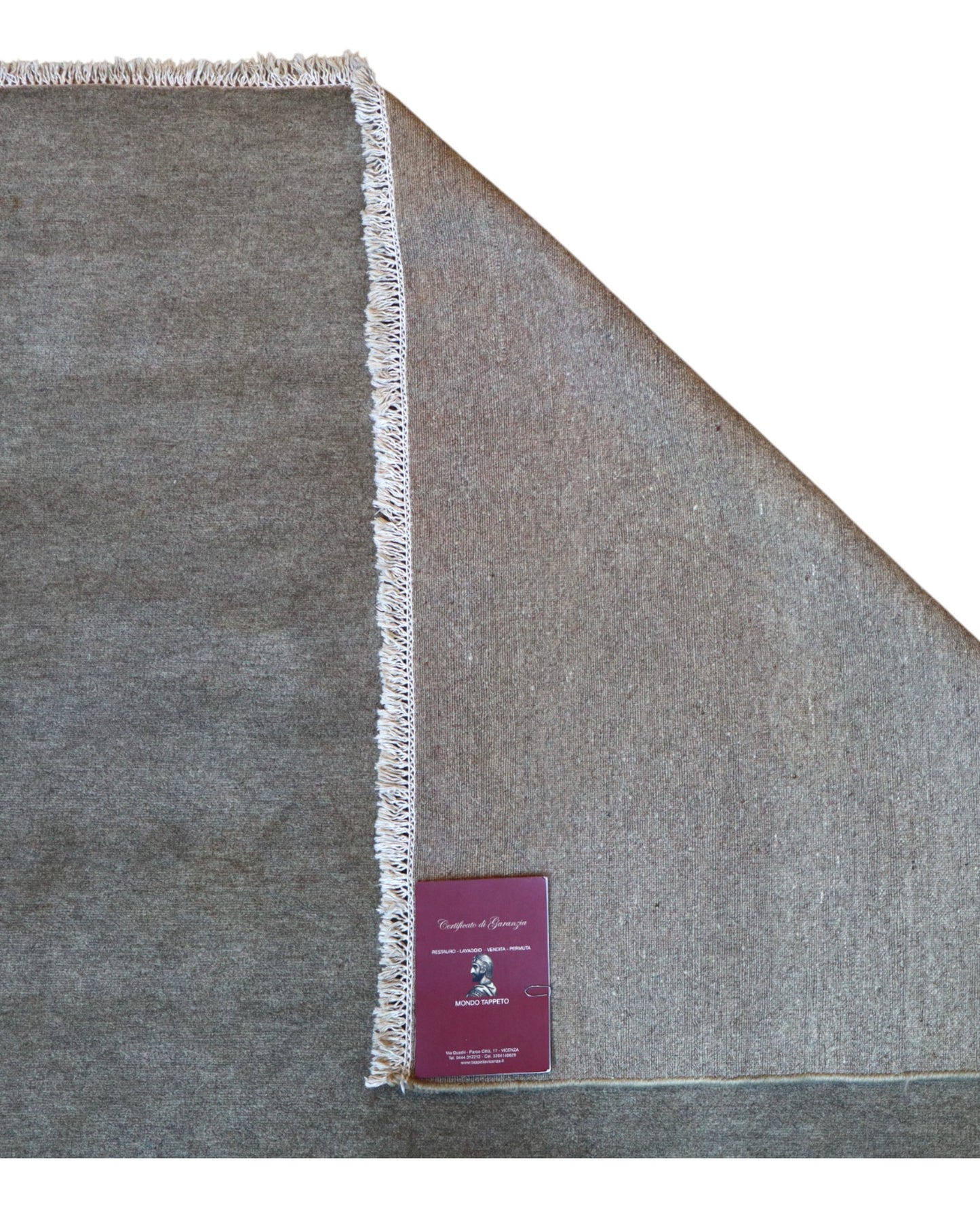 Tappeto moderno "Serenità Naturale", 367x273 cm, beige con sfumature tono su tono, minimalismo e raffinatezza, certificato di autenticità incluso.