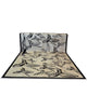 Tappeto moderno 350x250 cm con fondo beige e motivi di uccelli neri stilizzati, annodato a mano.