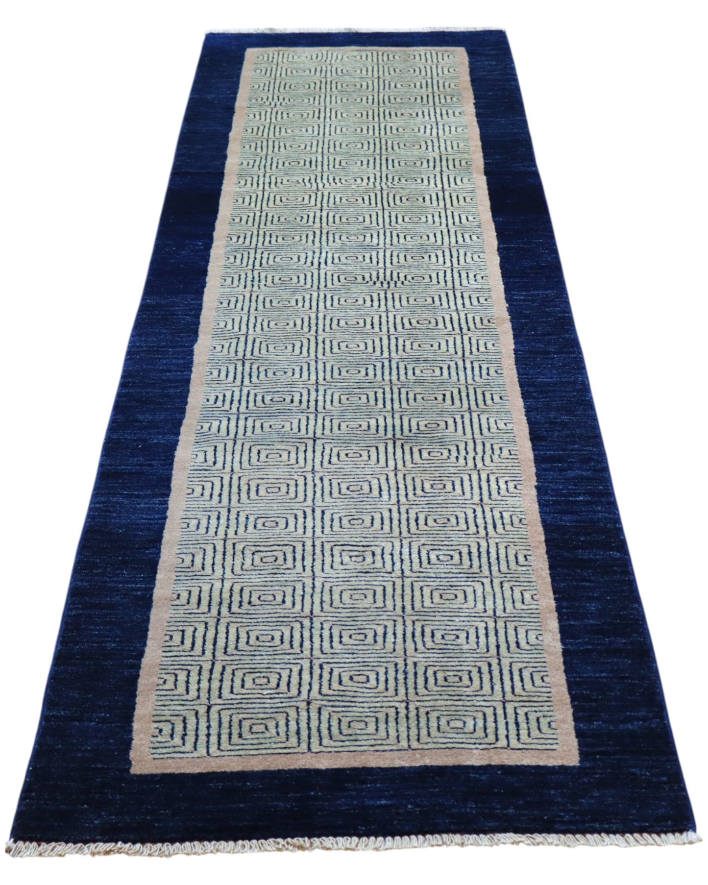 Tappeto moderno 232x81 cm annodato a mano in Persia, lana pregiata e colori vegetali, design minimal beige e blu.