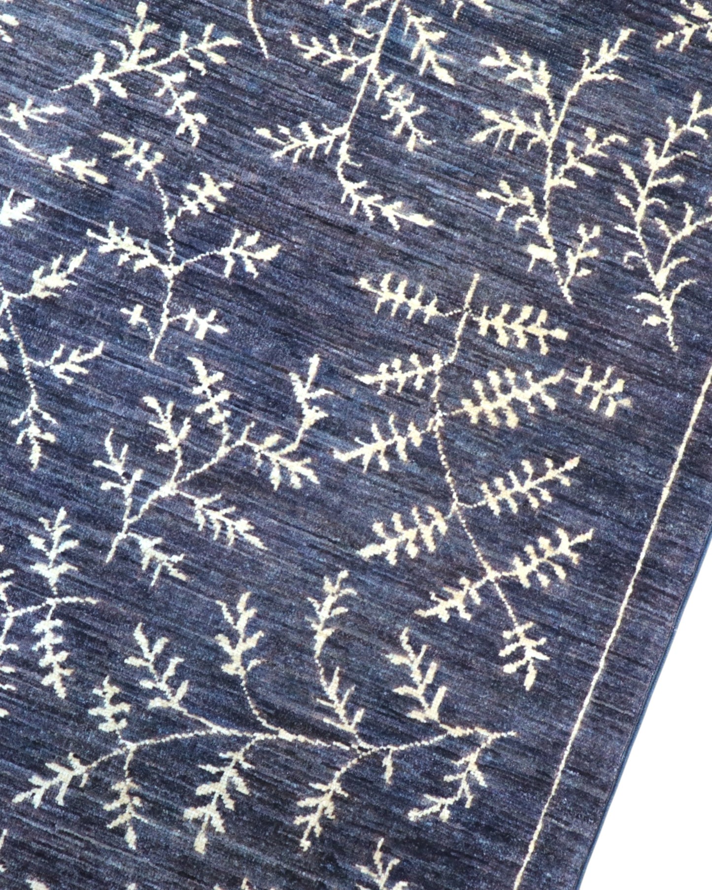 Modern rug 235x172cm