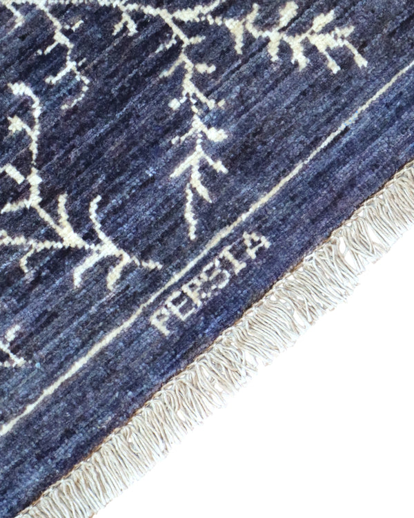 Modern rug 235x172cm