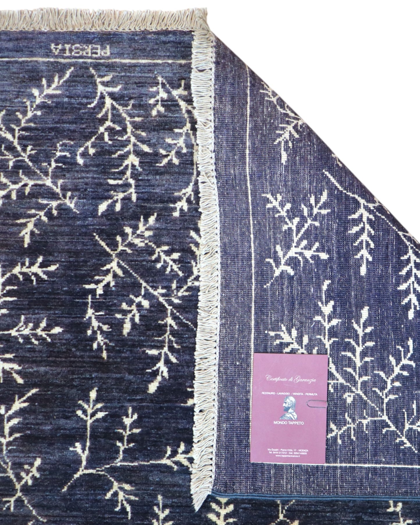 Modern rug 235x172cm