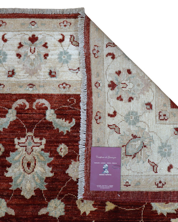 Tappeto Ziegler 240x170 cm, annodato a mano in Afghanistan, fondo rosso melograno con disegno contemporaneo e cornice beige, lana pregiata e cotone resistente, certificato di autenticità incluso.
