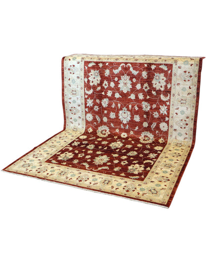 Tappeto Ziegler 240x170 cm, annodato a mano in Afghanistan, fondo rosso melograno con disegno contemporaneo e cornice beige, lana pregiata e cotone resistente, certificato di autenticità incluso.