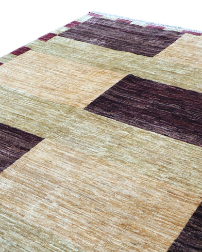 Tappeto moderno 238x169 cm Persia con motivo geometrico rettangolare, fondo beige e verde chiaro con inserti marrone scuro, lana annodata a mano.