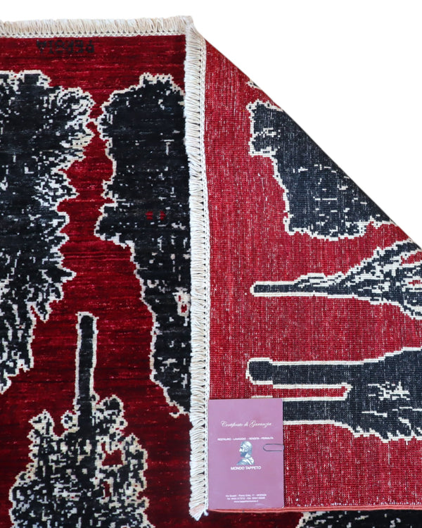 Tappeto moderno 238x178 cm Persia con alberi stilizzati neri e avorio su fondo rosso intenso. Annodato a mano in lana naturale.