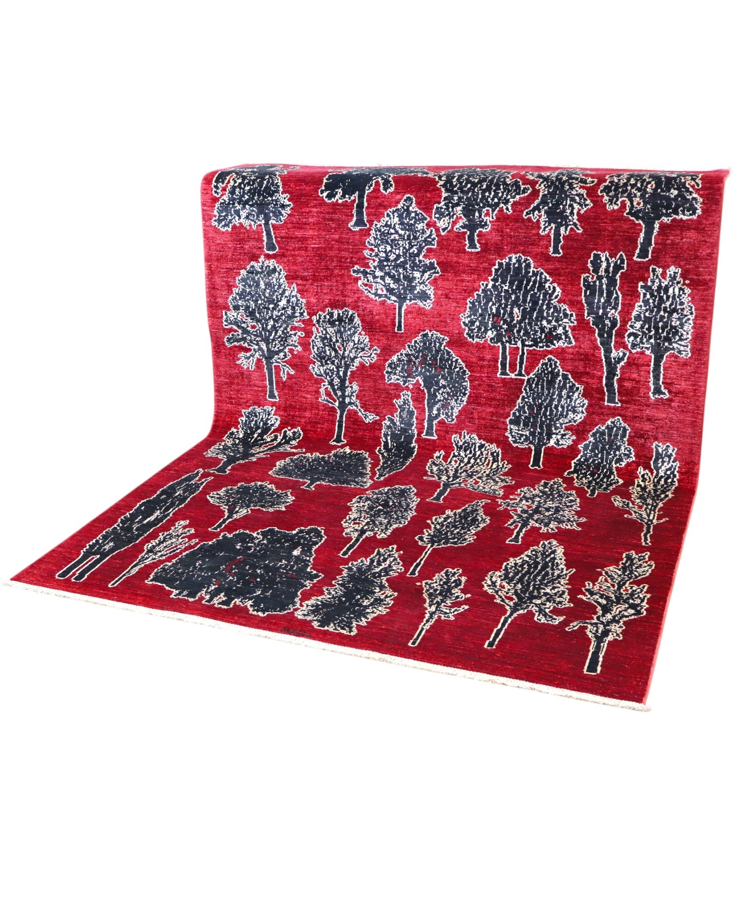 Tappeto moderno 238x178 cm Persia con alberi stilizzati neri e avorio su fondo rosso intenso. Annodato a mano in lana naturale.