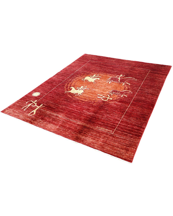 Tappeto moderno 232x180 cm con fondo bordeaux e decorazioni stilizzate di cavalli e figure, annodato a mano in lana e cotone, provenienza Persia.