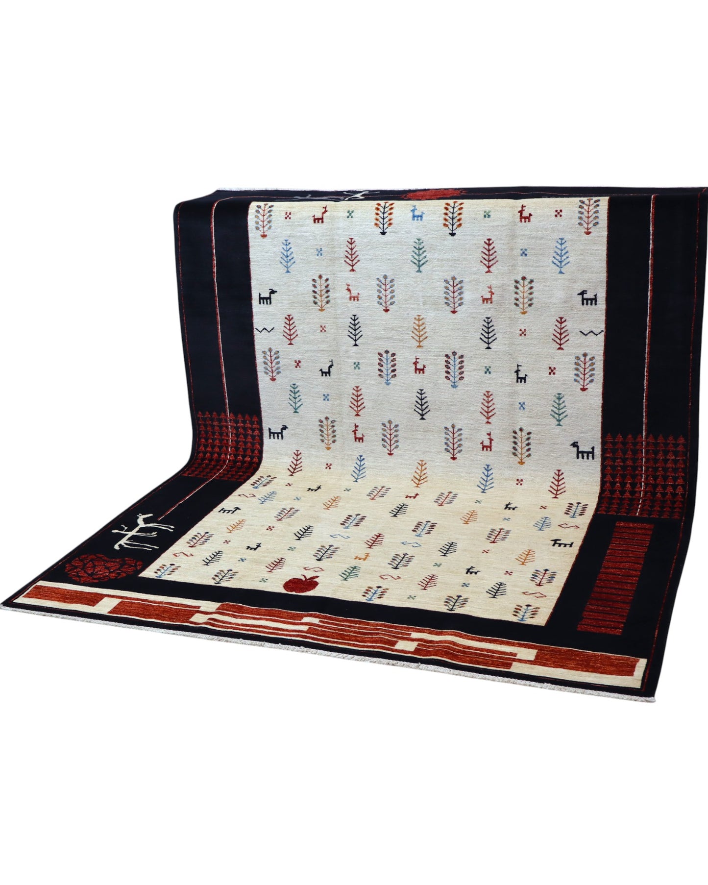 Tappeto moderno 236x182 cm Persia con fondo chiaro e motivi figurativi multicolore, cornice scura con decorazioni rosse, annodato a mano in lana e cotone.