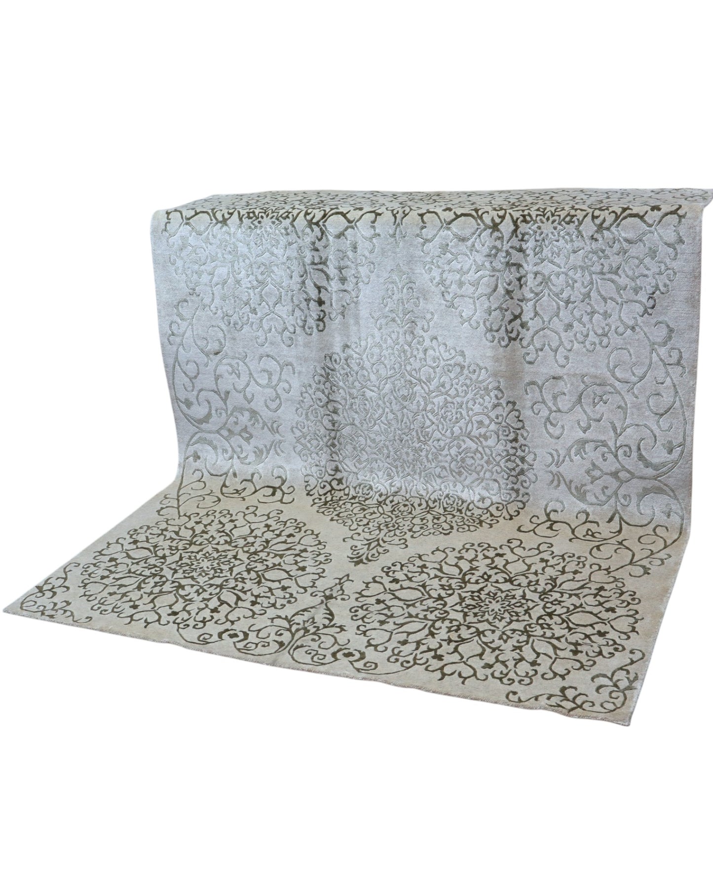 Tappeto moderno 235x177 cm Persia con fondo beige e motivi ornamentali ton sur ton, annodato a mano in lana e cotone.