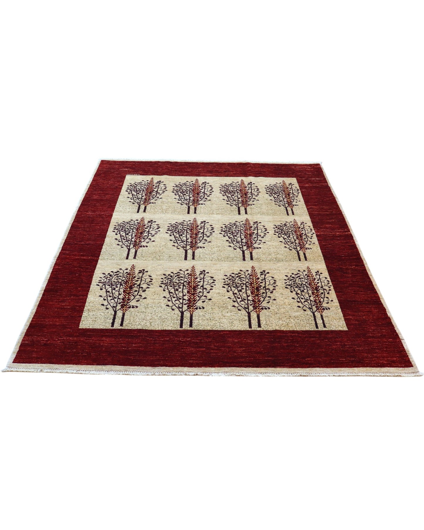 Tappeto moderno 214x145 cm Persia con fondo avorio, alberi stilizzati in sequenza e bordo bordeaux, tramato ed annodato a mano.