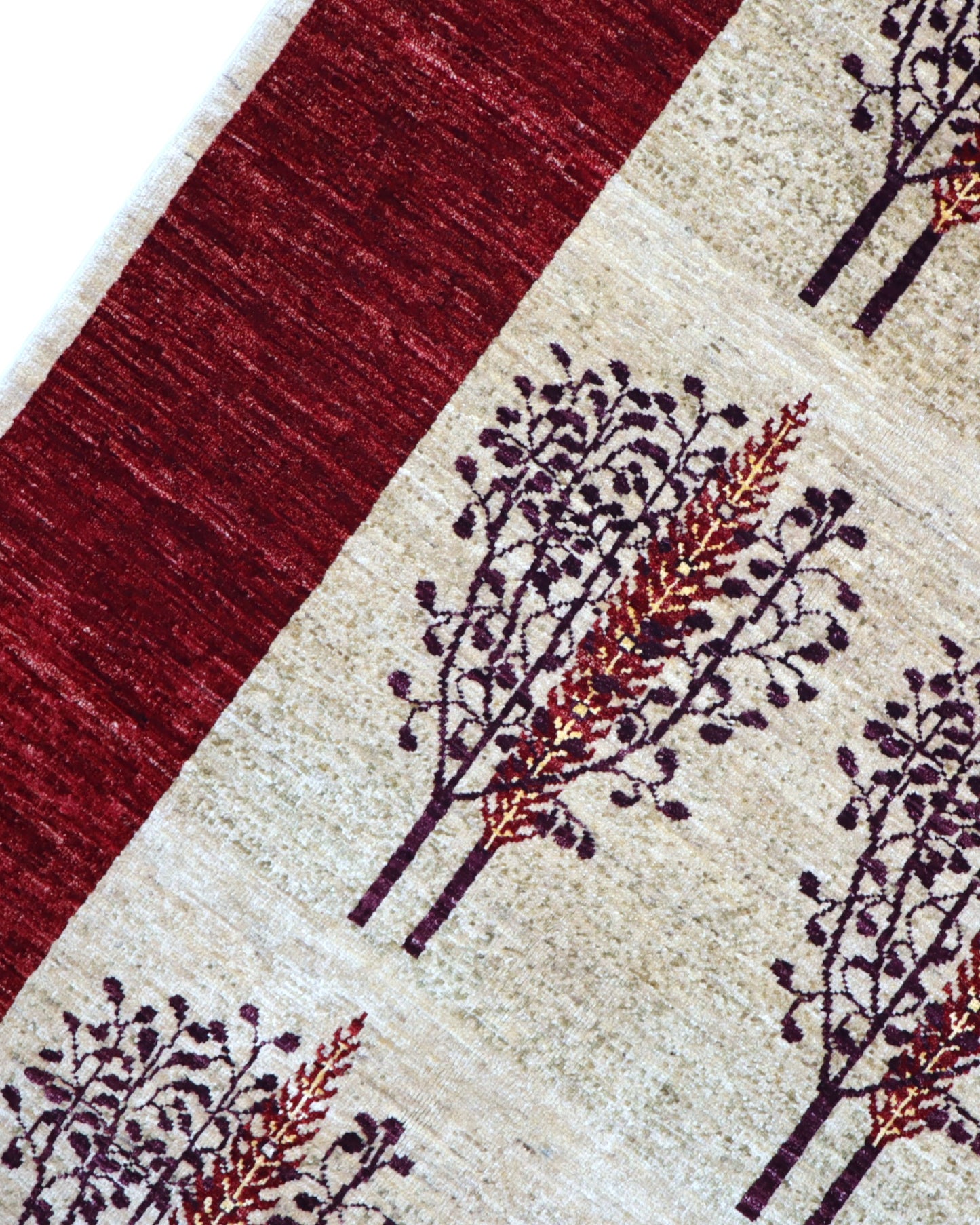 Tappeto moderno 214x145 cm Persia con fondo avorio, alberi stilizzati in sequenza e bordo bordeaux, tramato ed annodato a mano.