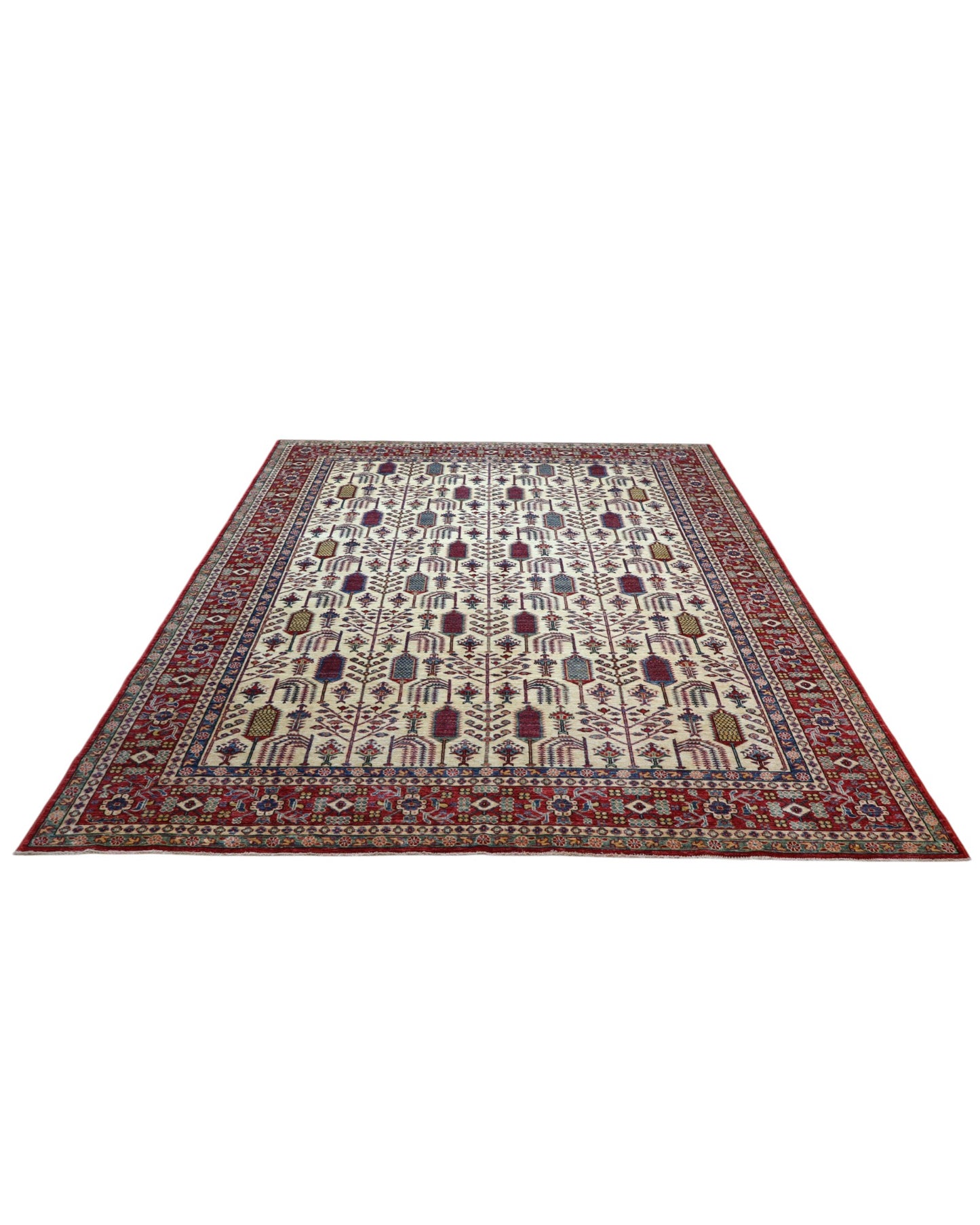 Tappeto Shirvan 209x230 cm con fondo avorio e motivi geometrici in rosso, blu, verde e giallo, tramato ed annodato a mano, provenienza Caucaso.