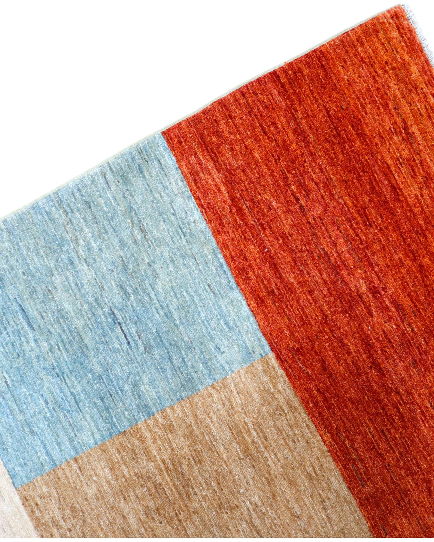 Tappeto moderno 274x195 cm con blocchi geometrici multicolore, rosso, grigio, beige e blu, tramato ed annodato a mano, provenienza Afghanistan.