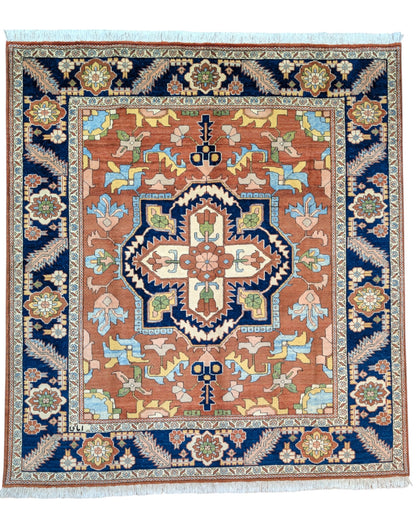 Passatoia Kerman in cotone e lana con motivi decorativi. Annodato a mano con colori vegetali e certificato di autenticità incluso. Provenienza Persia.