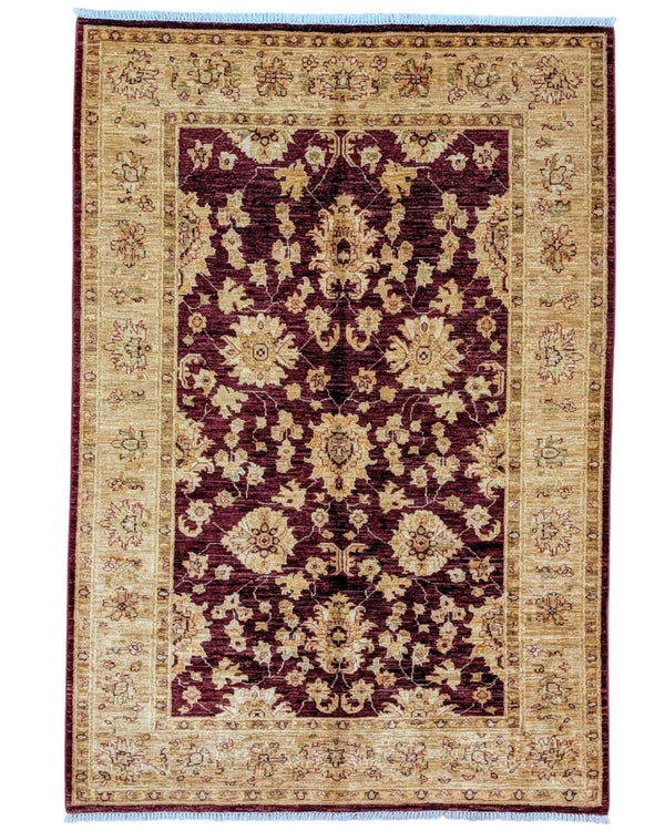 Tappeto Farahan rosso con cornice beige, annodato a mano in Afghanistan in lana e cotone con colori vegetali naturali e motivo floreale elegante.