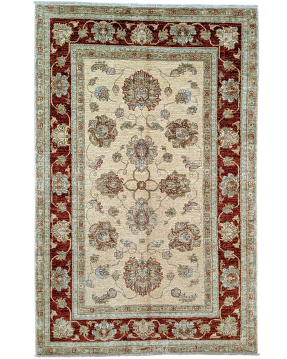 Tappeto Farahan beige con cornice rossa, annodato a mano in Afghanistan in lana e cotone con colori vegetali naturali e motivo floreale elegante.