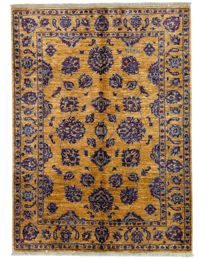 Tappeto Farahan Ziegler oro e blu notte, annodato a mano in Afghanistan. Realizzato in lana e cotone con colori vegetali, unisce eleganza floreale e tradizione artigianale.