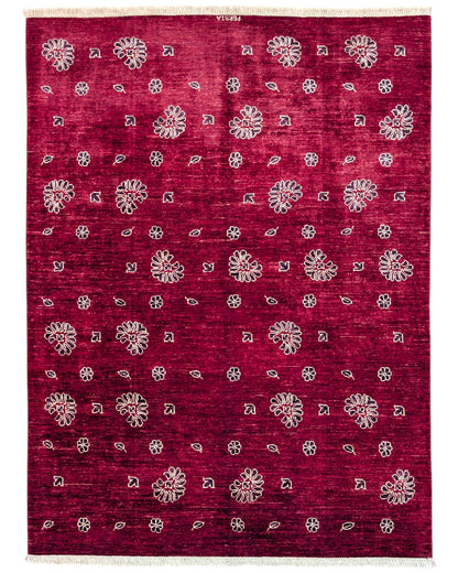 Tappeto moderno "Fiori e Foglie" con fondo rosso melograno e motivi beige di fiori e foglie stilizzati, annodato a mano in Persia.