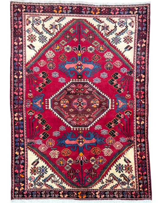 Tappeto Hamedan annodato a mano, 220 x 155 cm, fondo rosso melograno con motivi geometrici persiani.