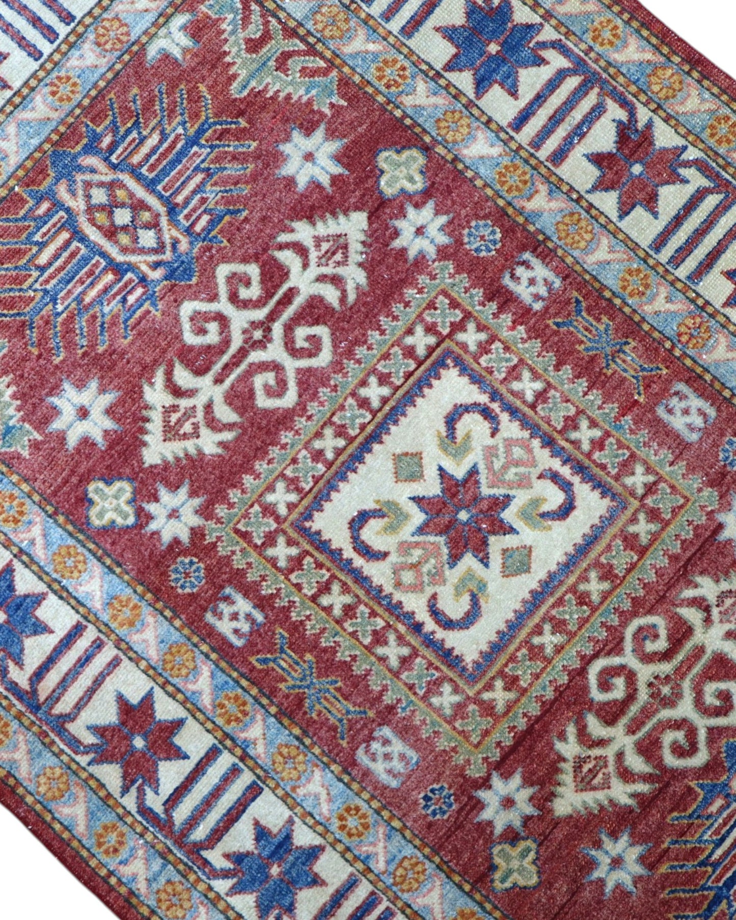 tappeto Kazak persiano 164x105 cm fatto a mano con motivi geometrici su fondo rosso