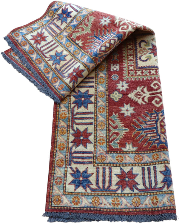 tappeto Kazak persiano 164x105 cm fatto a mano con motivi geometrici su fondo rosso