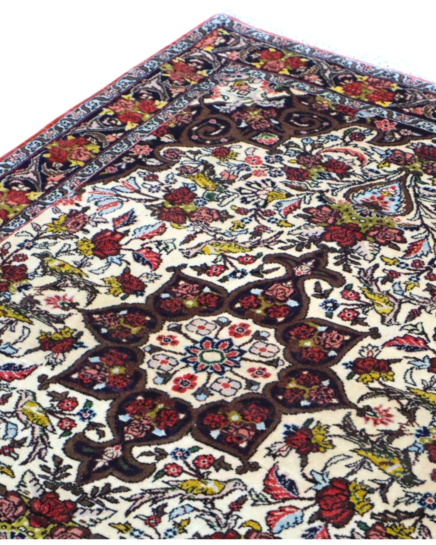 tappeto bijar persiano 160x115 cm fatto a mano fondo avorio con motivi floreali