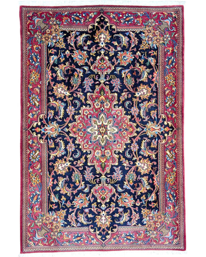 Tappeto persiano 150x100 cm blu notte con medaglione in soggiorno elegante