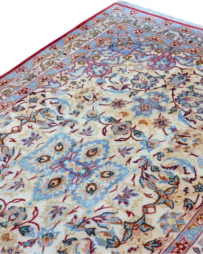 Tappeto elegante 230x141 cm avorio stile persiano in spazio moderno