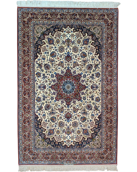 Tappeto persiano 238x154 cm avorio con medaglione floreale in soggiorno elegante