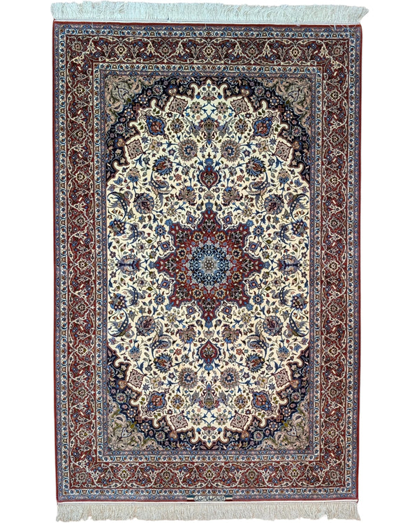 Tappeto persiano 238x154 cm avorio con medaglione floreale in soggiorno elegante