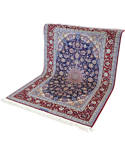 Tappeto persiano 230x158 cm con bordi rossi e motivi delicati in soggiorno raffinato