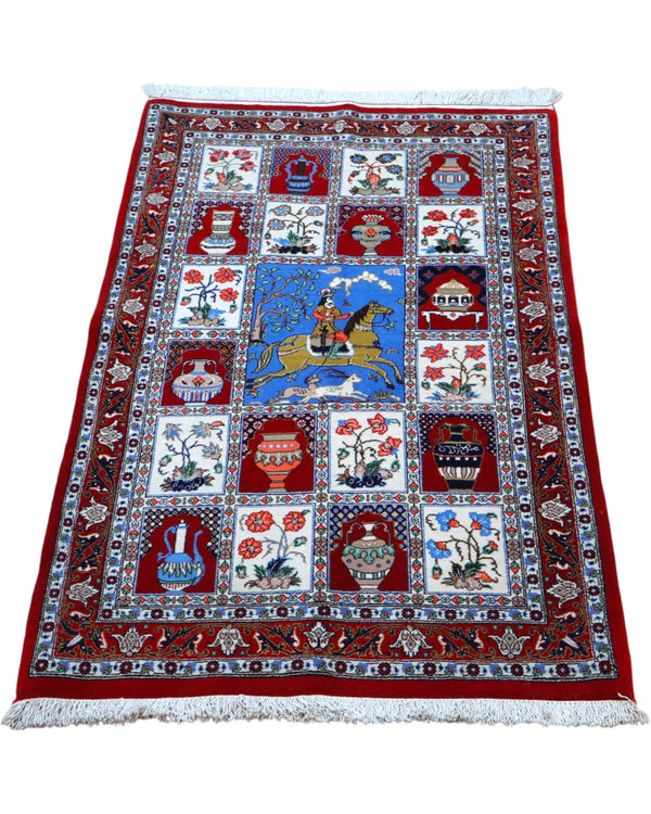 Tappeto persiano 125x80 cm, raffigurante un cavaliere su cavallo e vasi decorativi