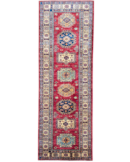Tappeto Kazak 236x82 cm, corridore afghano annodato a mano in lana, fondo rosso con motivi geometrici blu e verdi.
