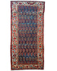 Tappeto Malayer antico 350x176 cm con fondo blu scuro, motivi geometrici rossi e avorio e bordura floreale vivace, tramato ed annodato a mano, provenienza Persia.