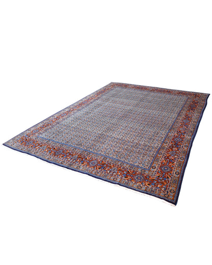 Tappeto Mud persiano 340x243 cm, annodato a mano in lana e cotone, con motivi minuti e dettagliati su fondo chiaro.