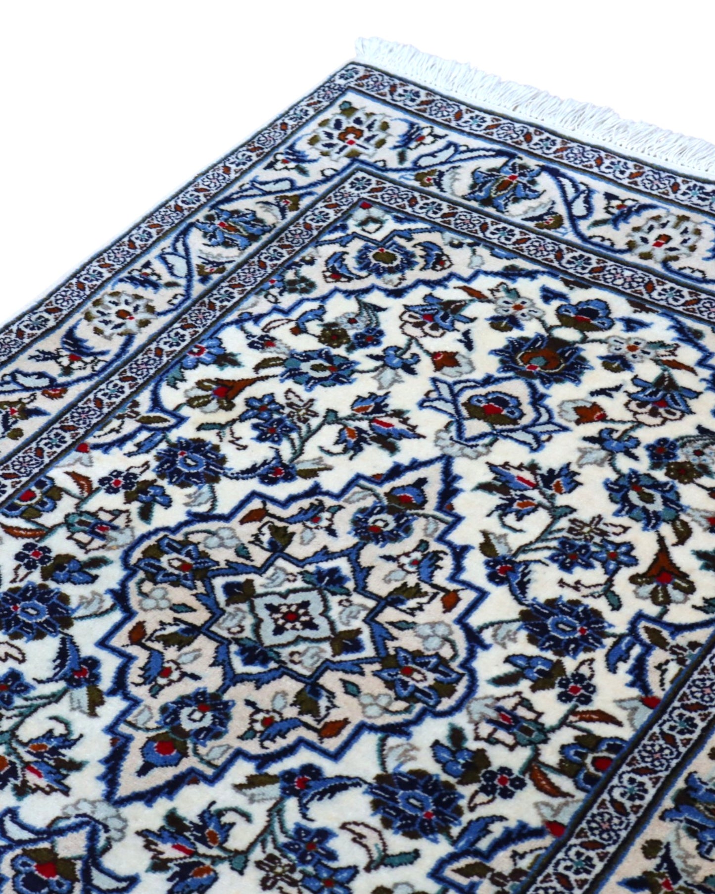Tappeto elegante 150x107 cm avorio stile persiano in spazio moderno