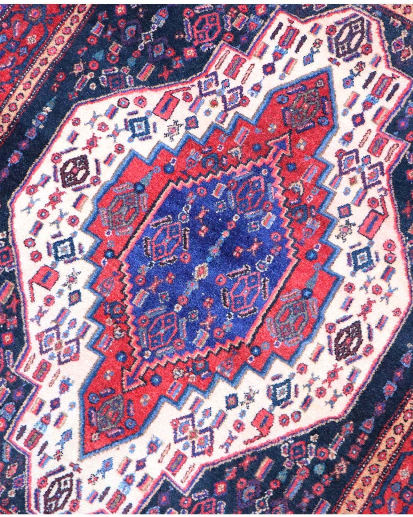 Tappeto persiano blu con dettagli rossi 160x134 cm per soggiorno