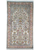 Tappeto persiano 157x88 cm avorio con motivi floreali in soggiorno elegante