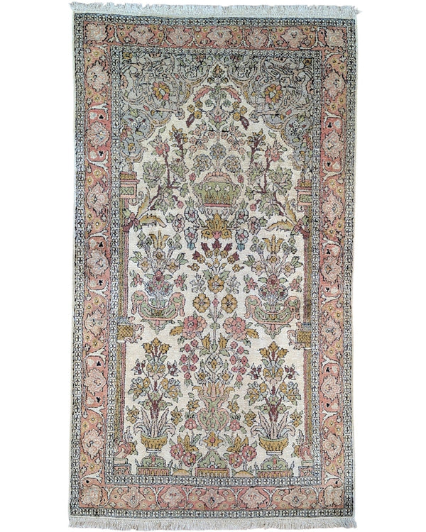 Tappeto persiano 157x88 cm avorio con motivi floreali in soggiorno elegante